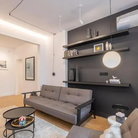 Top-notch Location, An Exceptionally Stylish Flat Апартаменти Софія